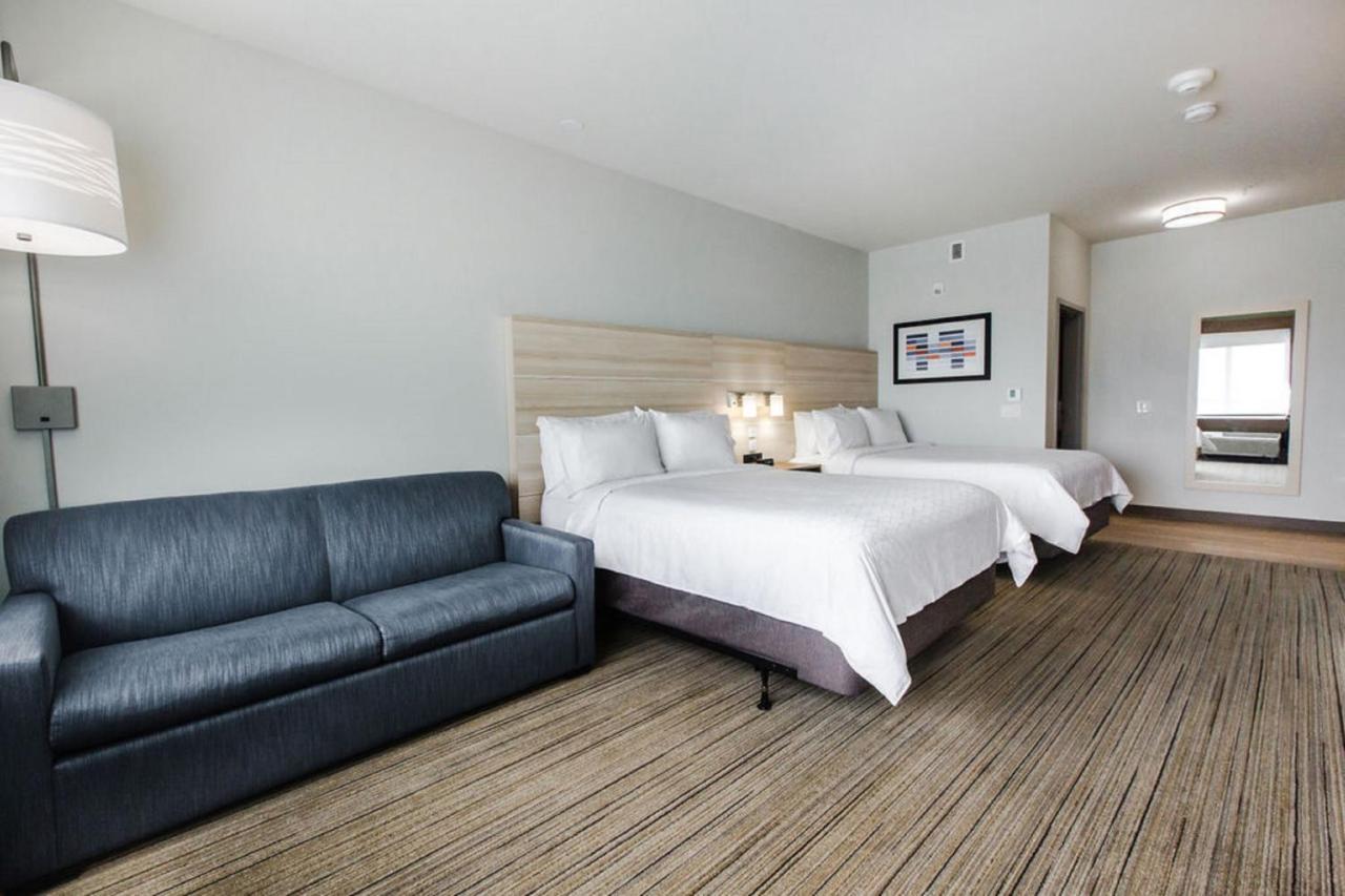 Holiday Inn Express & Suites Edmonton N - St Albert By Ihg Saint Albert Exterior photo