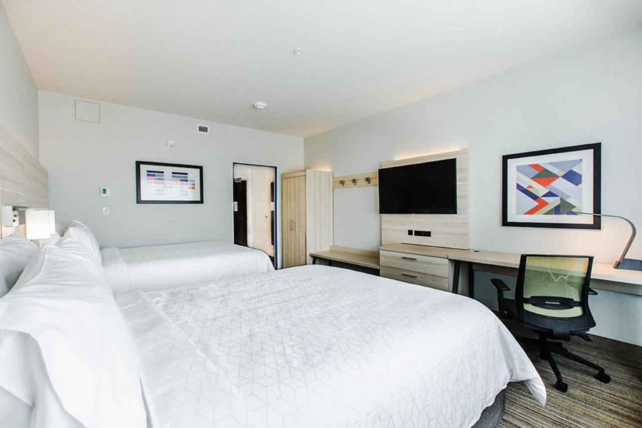 Holiday Inn Express & Suites Edmonton N - St Albert By Ihg Saint Albert Exterior photo