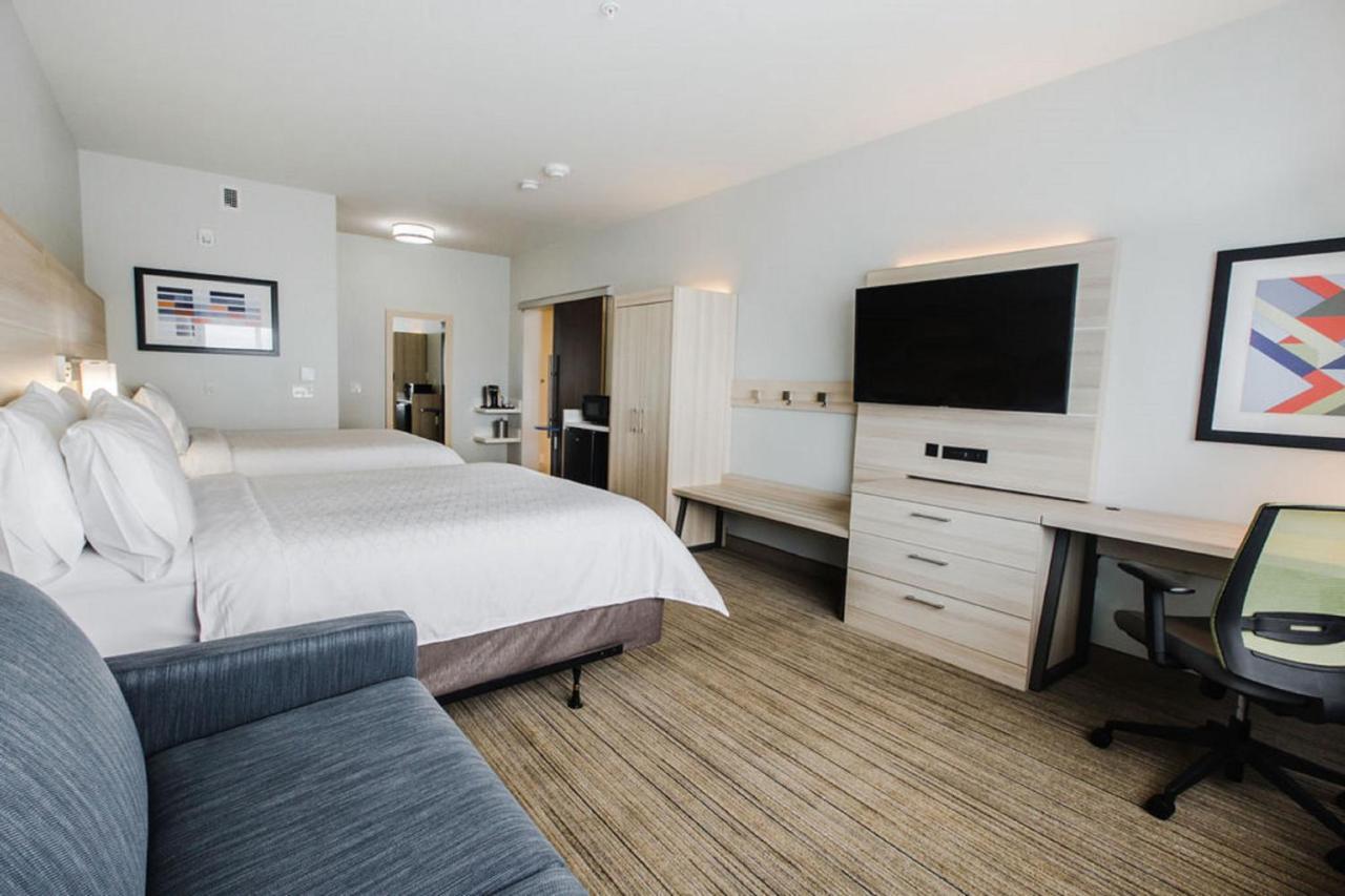 Holiday Inn Express & Suites Edmonton N - St Albert By Ihg Saint Albert Exterior photo