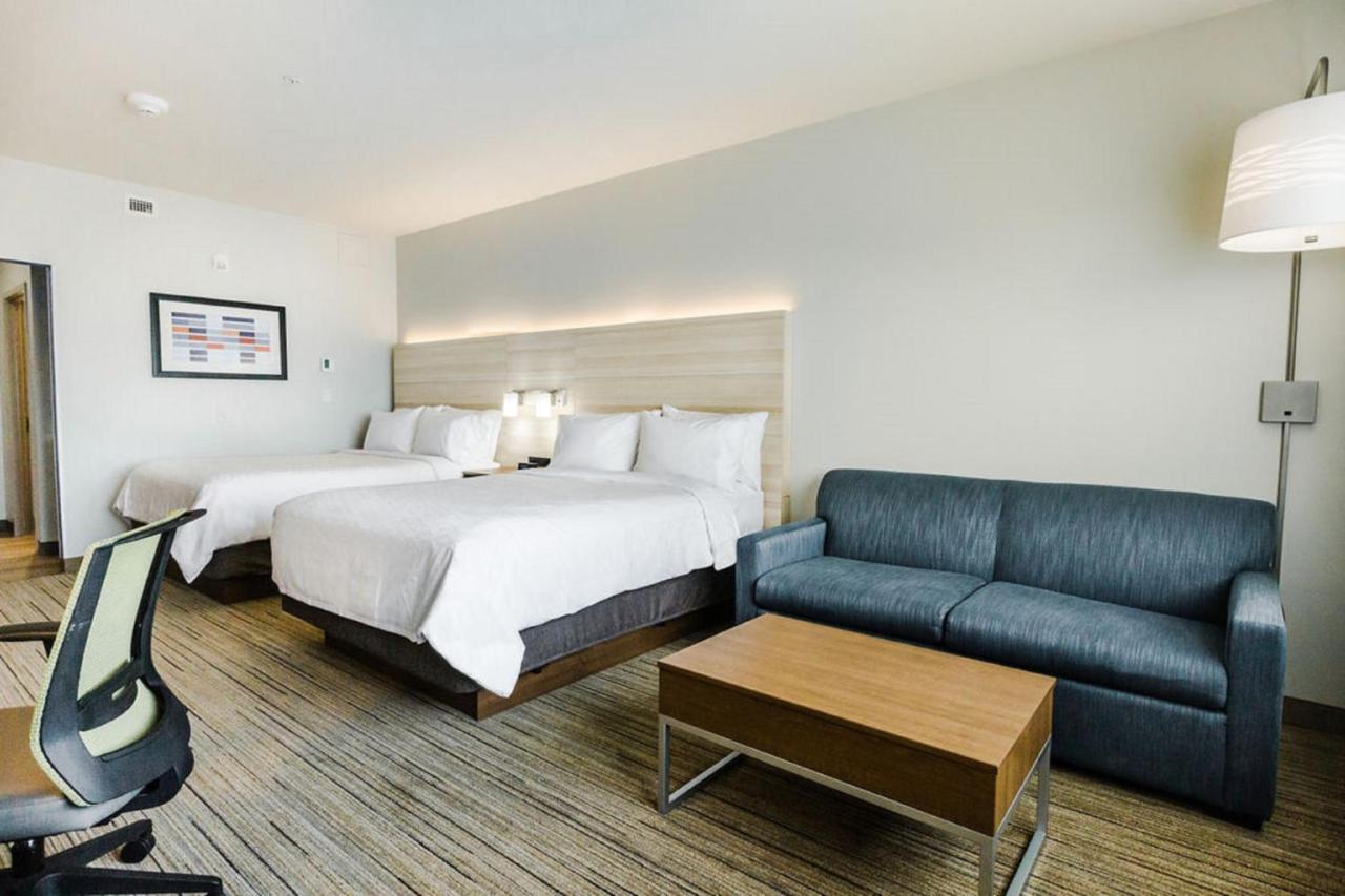 Holiday Inn Express & Suites Edmonton N - St Albert By Ihg Saint Albert Exterior photo